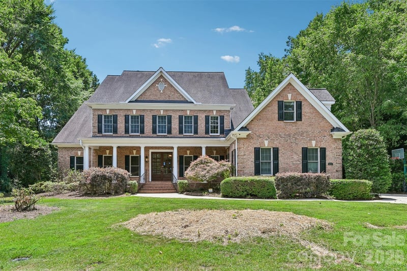100 Mary Mack Lane, Fort Mill, SC - 5 beds, 4 baths, 4,333 sqft - $1,000,000