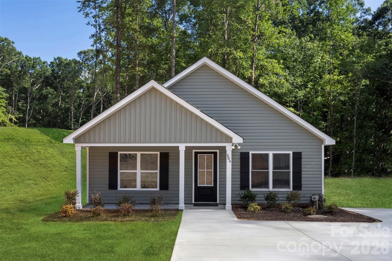 204 Knollwood Circle, Albemarle, NC - 3 beds, 2 baths, 1,342 sqft - $275,000