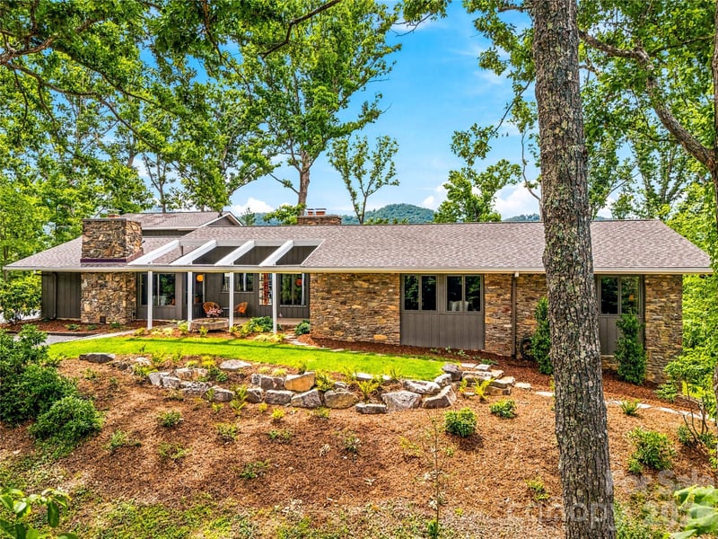 4 Kent Place, Asheville, NC - 4 beds, 3.5 baths, 3,579 sqft - $1,750,000