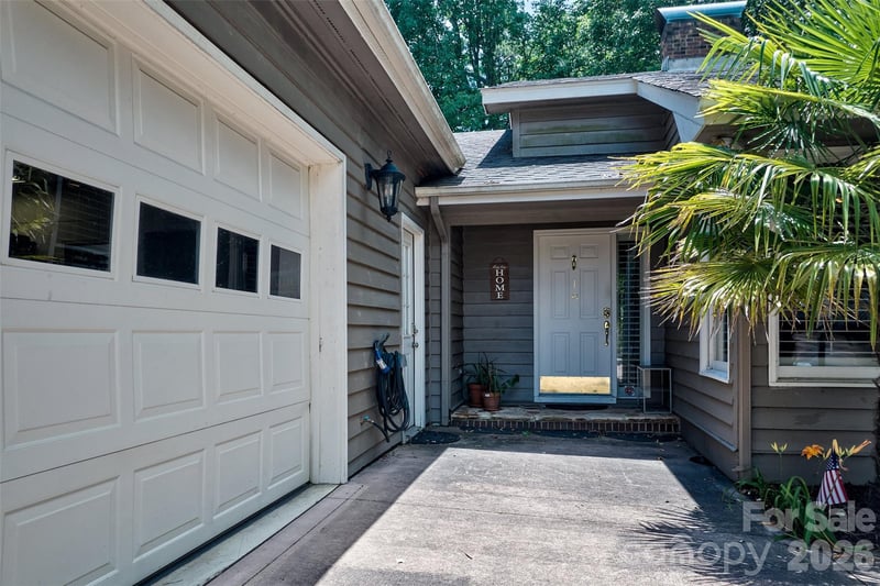 18 Shipmaster Court, Lake Wylie, SC - 3 beds, 2 baths, 1,988 sqft - $532,000