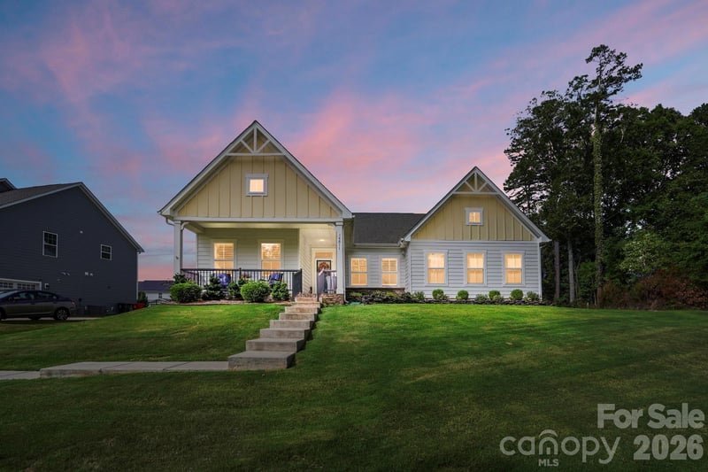 14811 Williams Place Alley, Davidson, NC - 3 beds, 2 baths, 2,239 sqft - $680,000