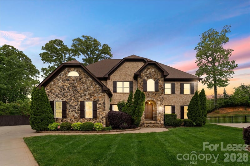 7307 Roseland Avenue, Charlotte, NC - 5 beds, 5 baths, 3,975 sqft - $7,450