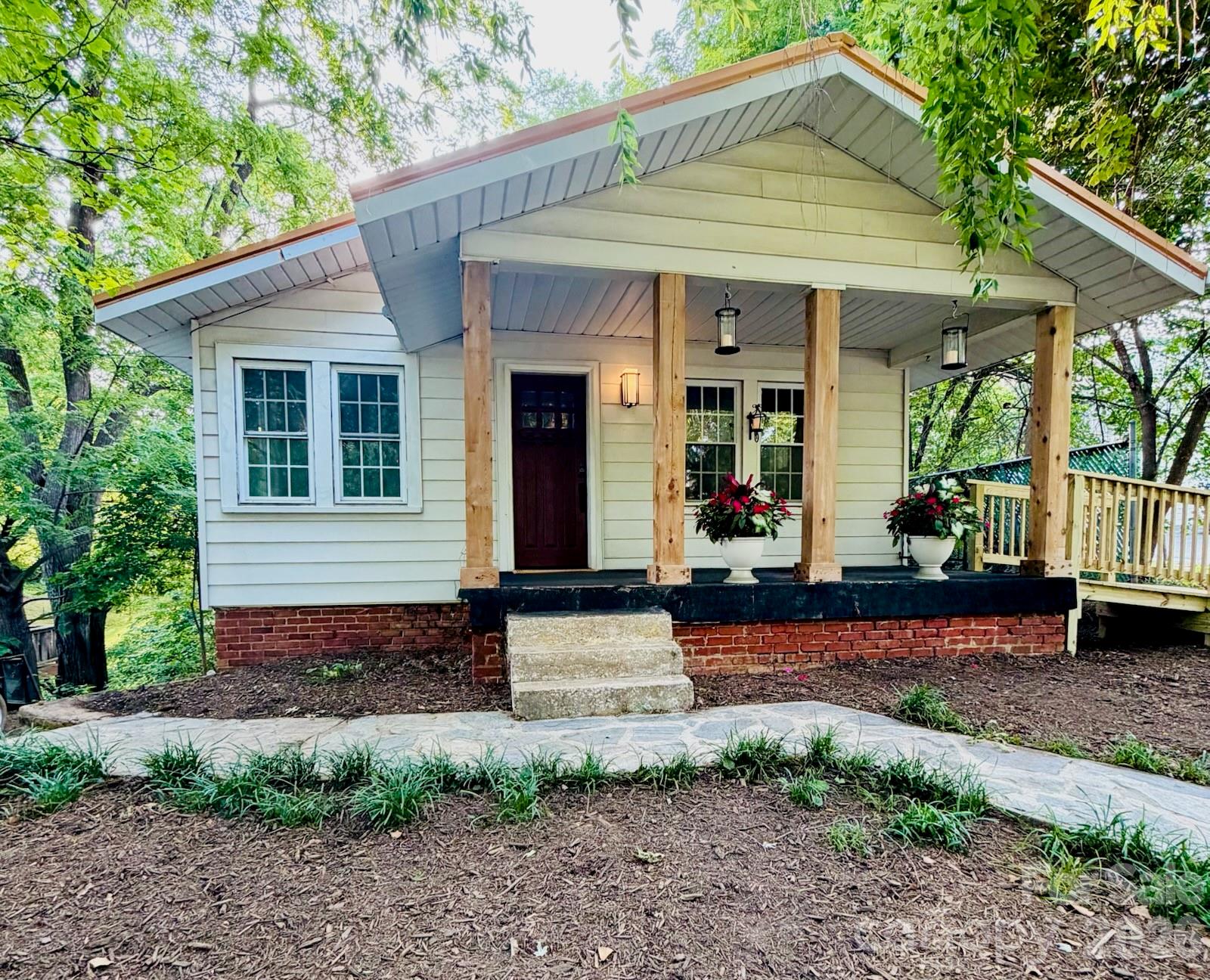 5 Belmont Avenue, Asheville, NC. property listing photo