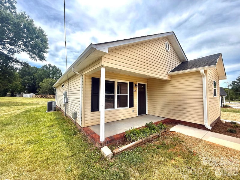 121 S Beaver Street, Landis, NC - 3 beds, 2 baths, 1,150 sqft - $275,000