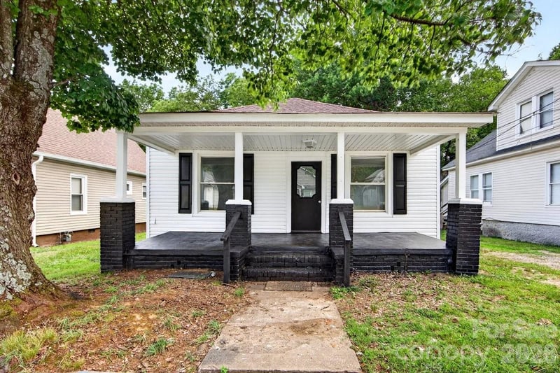 525 E Cemetery Street, Salisbury, NC - 3 beds, 1 bath, 987 sqft - $170,000
