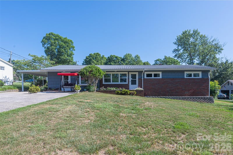 1928 Marigold Lane, Hudson, NC - 4 beds, 2 baths, 1,596 sqft - $265,000