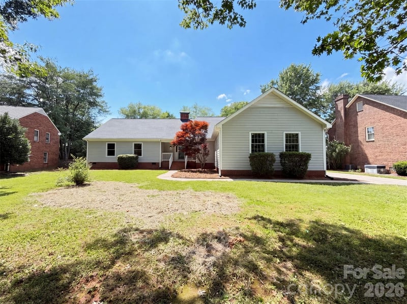 6505 Boykin Spaniel Road, Charlotte, NC - 3 beds, 2.5 baths, 2,214 sqft - $663,000