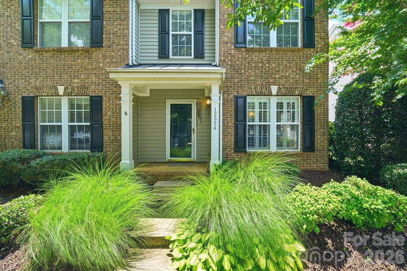 12524 Eudora Lane, Charlotte, NC - 2 beds, 2.5 baths, 1,517 sqft - $385,000