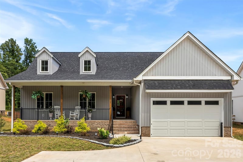 1025 York Road, Kings Mountain, NC - 3 beds, 2 baths, 1,737 sqft - $425,000