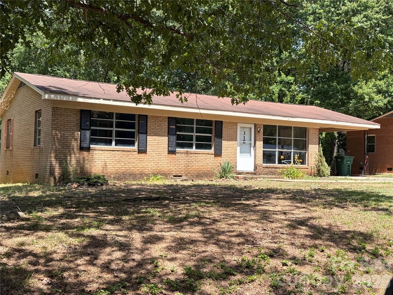 318 Shady Lane, Norwood, NC - 3 beds, 1.5 baths, 1,148 sqft - $159,500