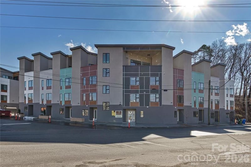 102 Southside Avenue Apt 15, Asheville, NC - 3 beds, 3.5 baths, 1,782 sqft - $985,000