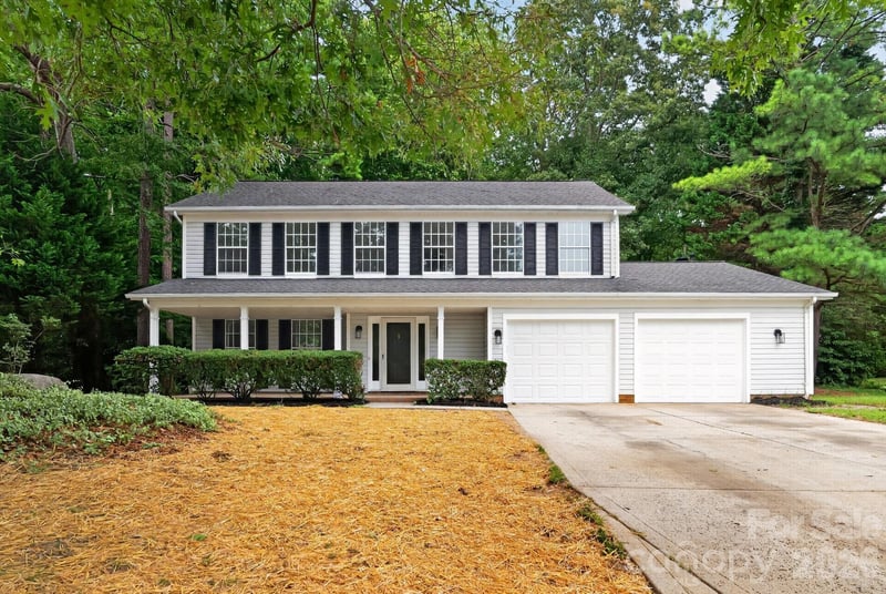 10304 Shady Rest Lane, Charlotte, NC - 4 beds, 2.5 baths, 2,249 sqft - $384,900