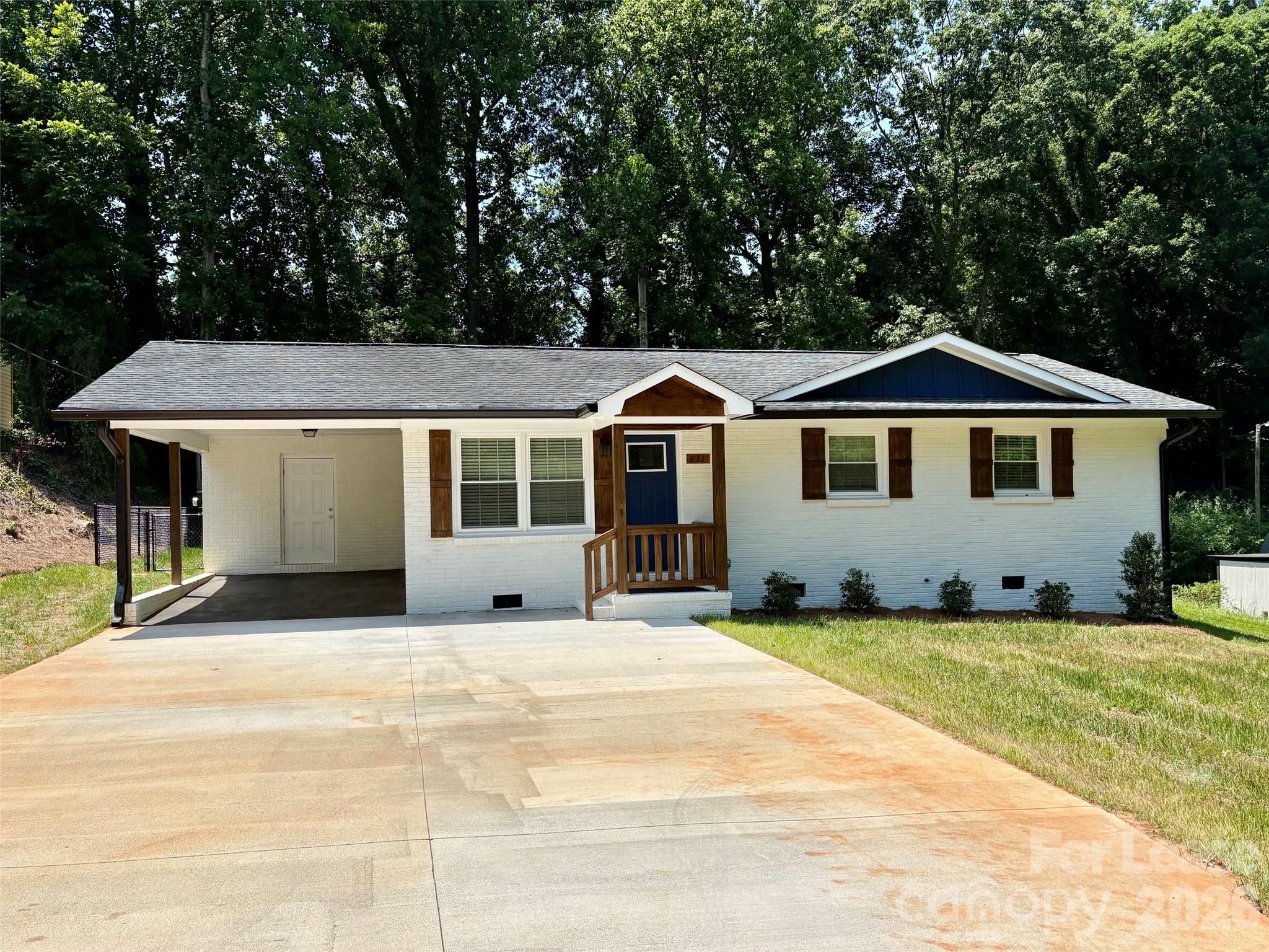 231 Oak Drive, Lowell, NC. property listing photo