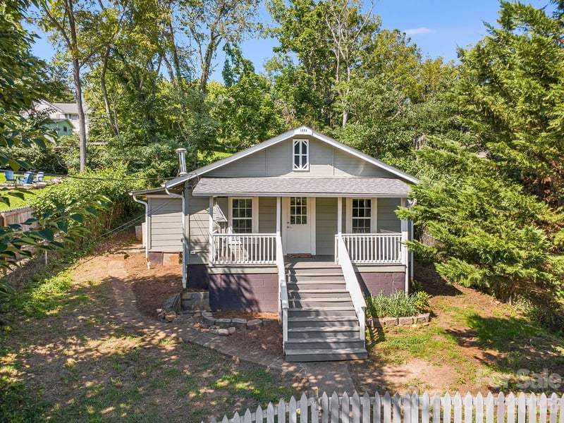 1055 Riverside Drive, Asheville, NC - 2 beds, 1 bath, 745 sqft - $250,000