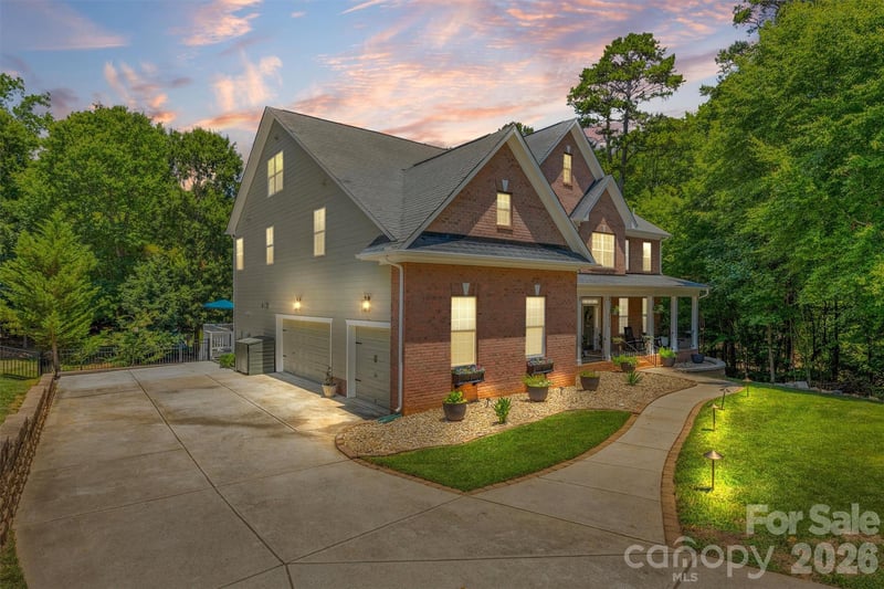 121 Isle Run Drive, Mooresville, NC - 4 beds, 5.5 baths, 5,155 sqft - $1,200,000
