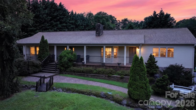 1117 Cedar Creek Drive, Morganton, NC - 3 beds, 3 baths, 3,668 sqft - $579,900