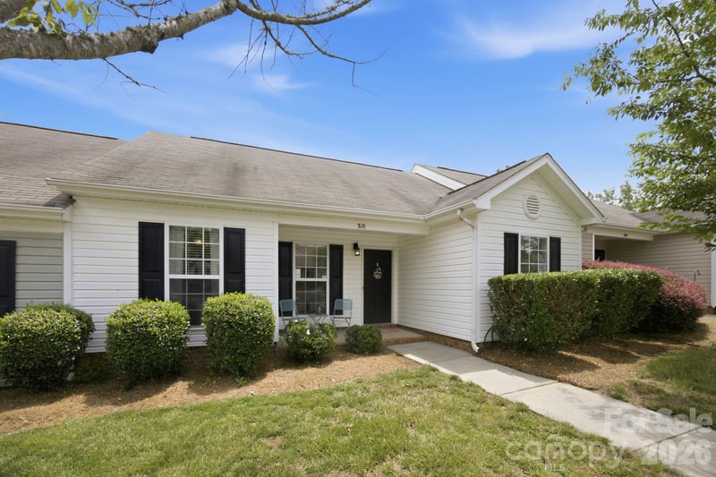 310 Gamesford Lane, Fort Mill, SC - 3 beds, 2 baths, 1,079 sqft - $235,000