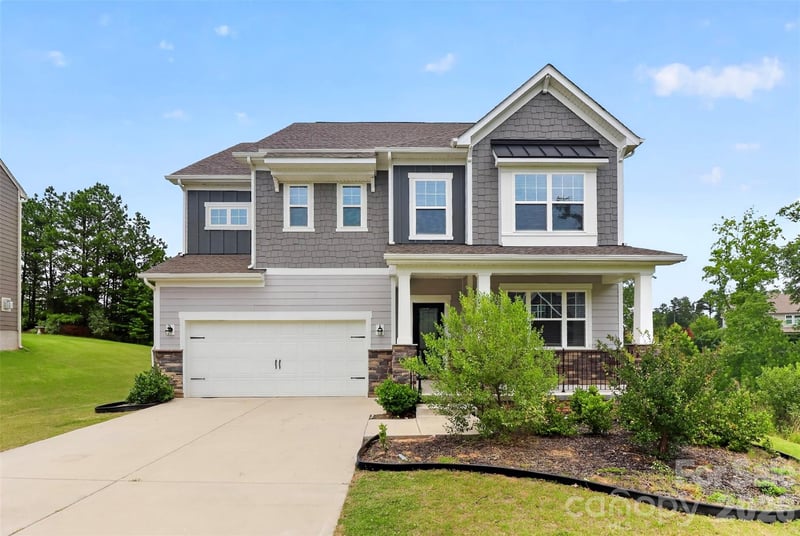 17504 Terryglass Lane, Charlotte, NC - 4 beds, 3.5 baths, 2,863 sqft - $574,900