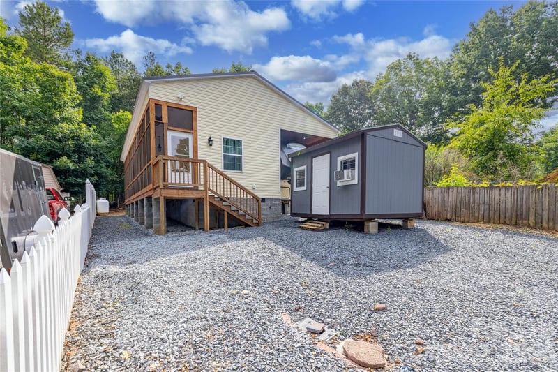 192 Roberts Ridge Road, Mount Gilead, NC - 3 beds, 3 baths, 891 sqft - $240,000