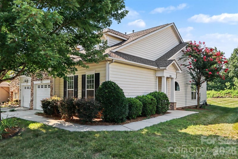 200 Park View Drive, Belmont, NC - 2 beds, 2 baths, 1,434 sqft - $359,000