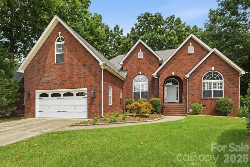 1366 Crown Ridge Drive, Fort Mill, SC - 3 beds, 3.5 baths, 2,894 sqft - $650,000