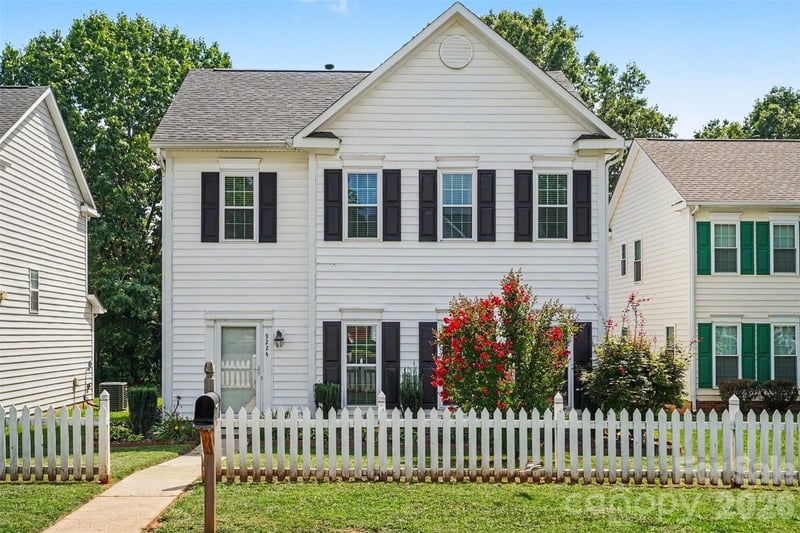 9224 Ligon Court, Charlotte, NC - 3 beds, 1.5 baths, 1,655 sqft - $335,000
