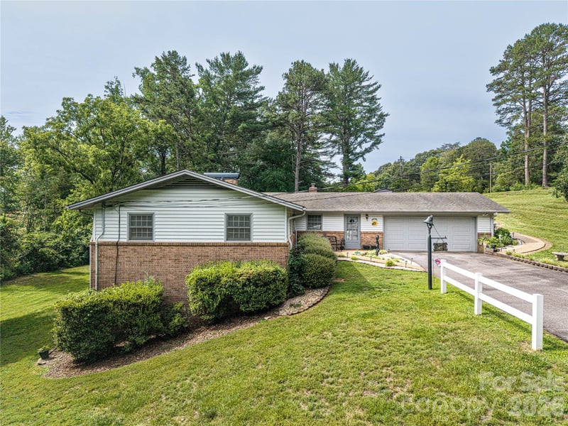 2234 Kool Park Road NE, Hickory, NC - 3 beds, 2 baths, 2,774 sqft - $599,900