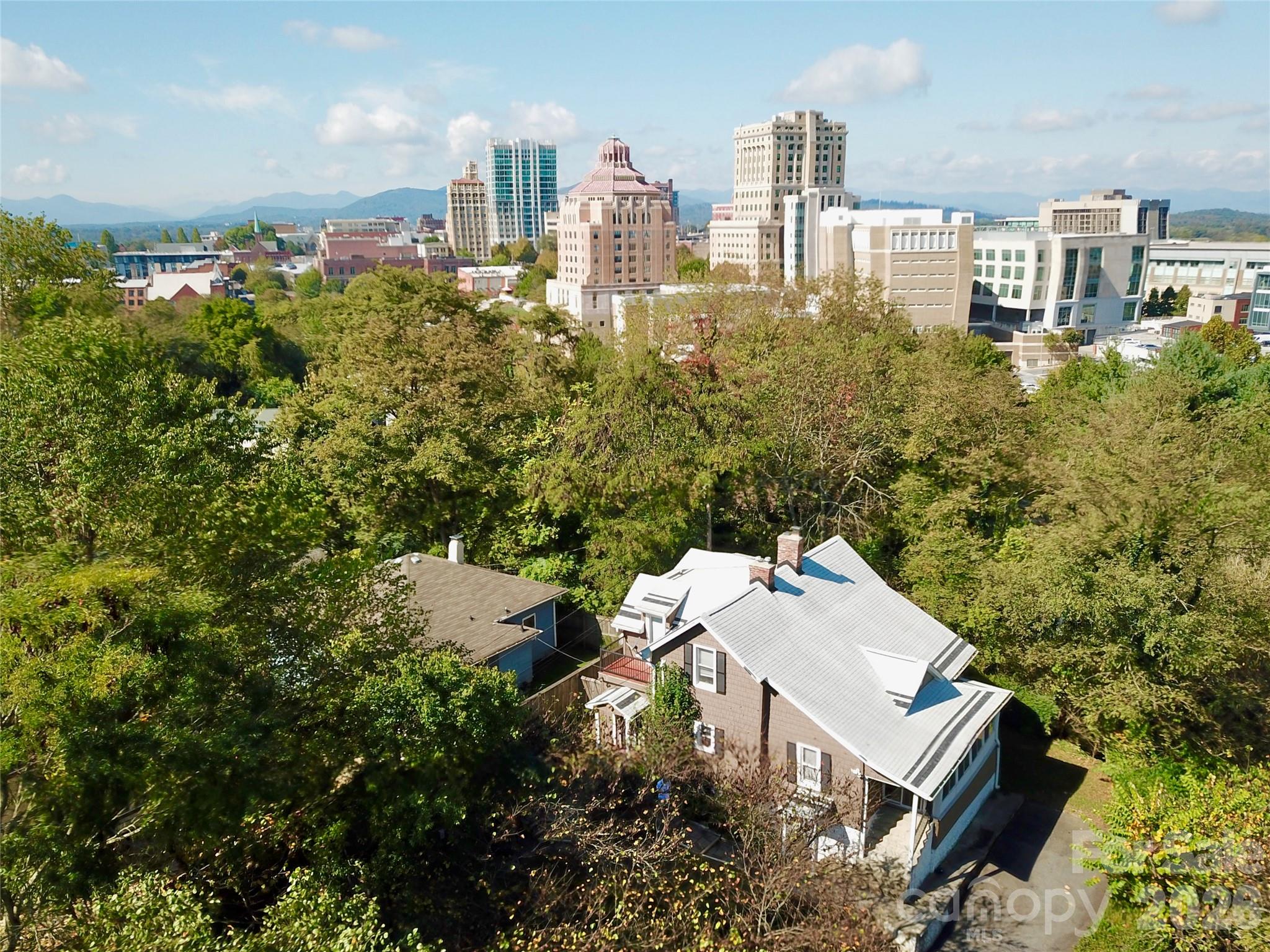 23 Tuskeegee Street, Asheville, NC. property listing photo