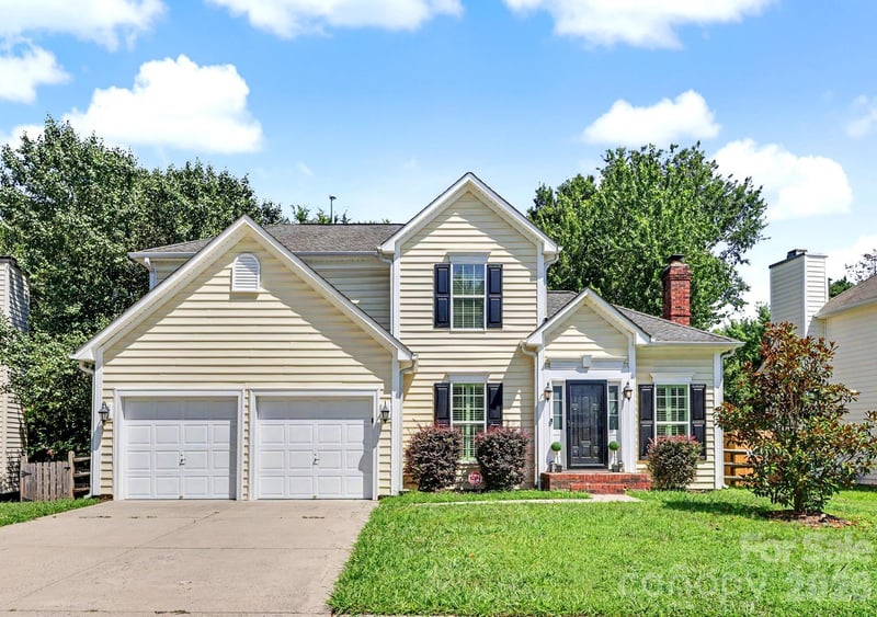 7413 Tupelo Lane, Charlotte, NC - 3 beds, 2.5 baths, 1,711 sqft - $385,000