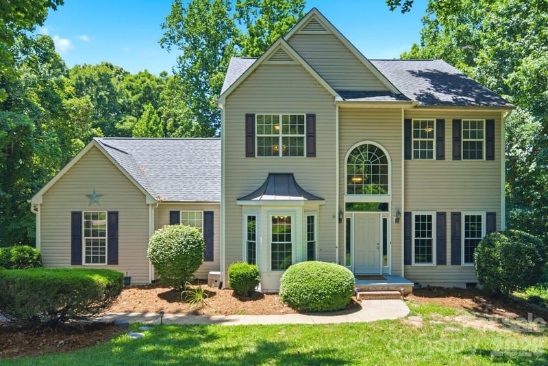137 Purple Finch Lane, Mooresville, NC - 3 beds, 2.5 baths, 1,991 sqft - $495,000