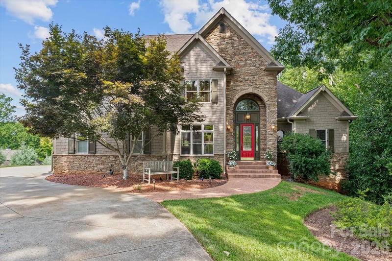 121 Creek Cove Lane, Statesville, NC - 5 beds, 3.5 baths, 3,881 sqft - $1,350,000