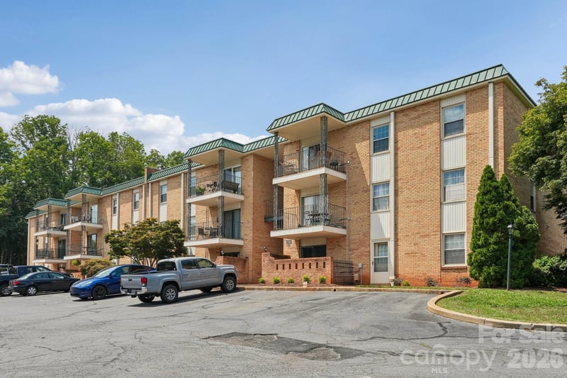 4736 Hedgemore Drive, Charlotte, NC - 2 beds, 2 baths, 1,080 sqft - $264,950
