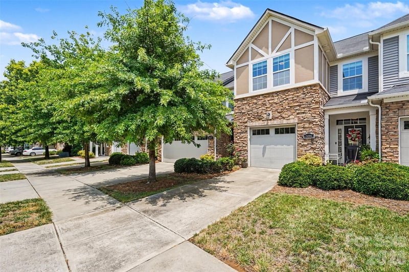 5606 Stonewells Drive, Charlotte, NC - 3 beds, 2.5 baths, 1,619 sqft - $356,999