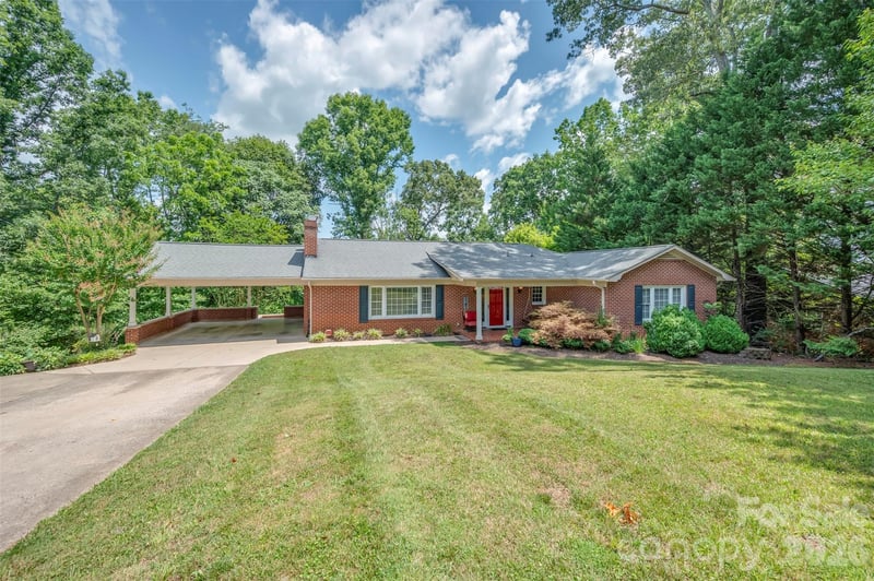 303 Elizabeth Avenue, Forest City, NC - 4 beds, 2 baths, 2,598 sqft - $369,000