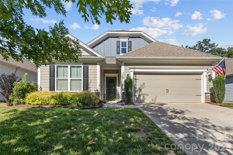 2449 Seagull Drive, Denver, NC - 3 beds, 2 baths, 1,583 sqft - $404,999
