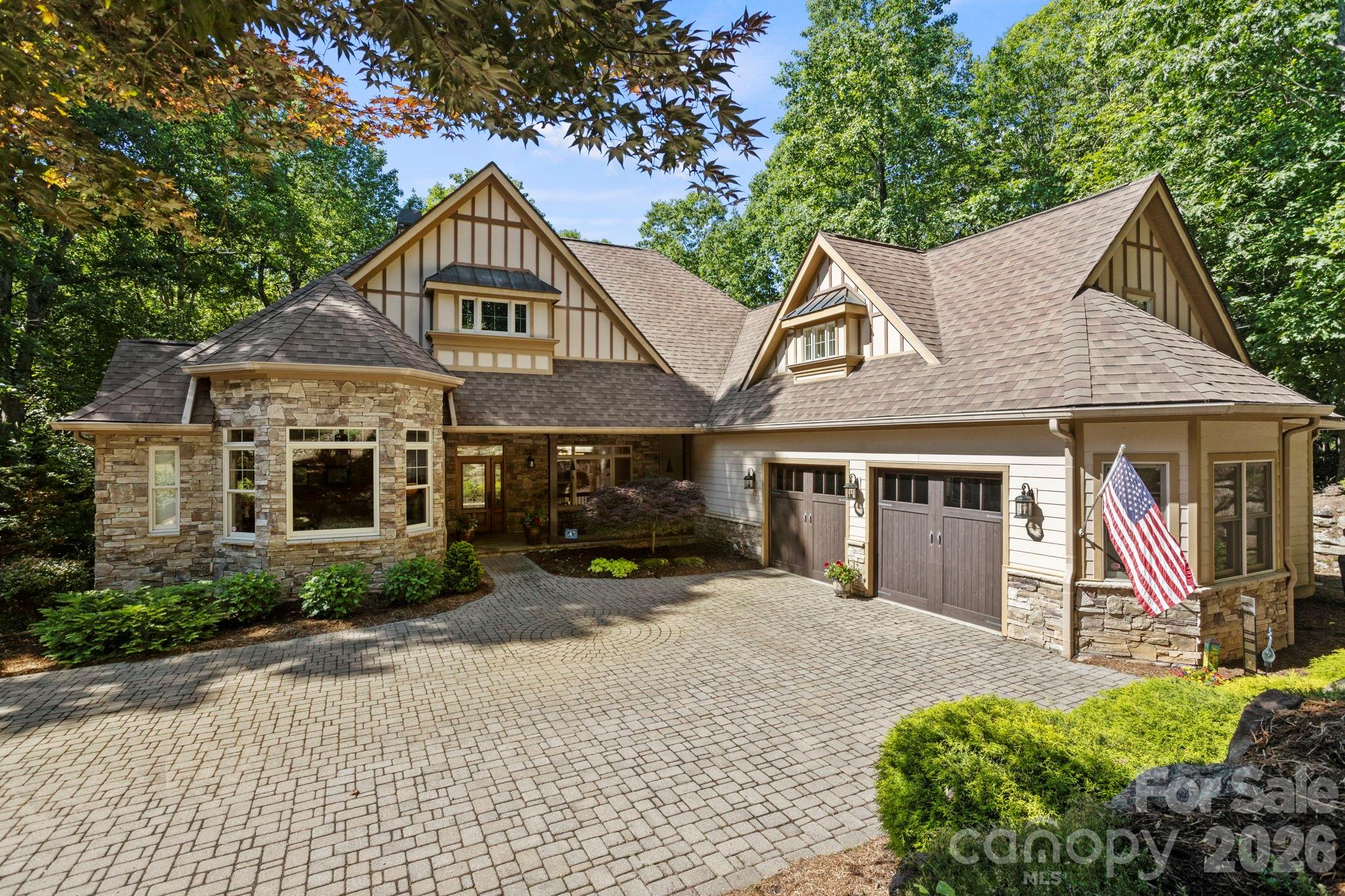 132 Pinnacle Peak Lane, Flat Rock, NC. property listing photo