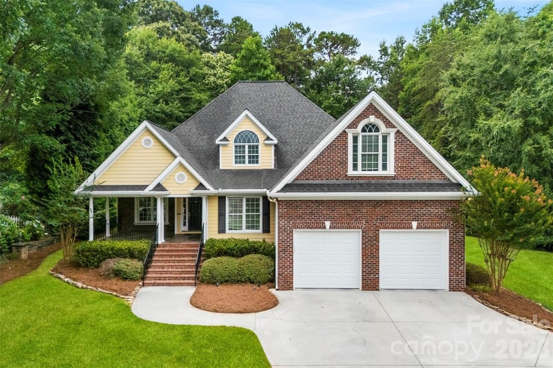 100 Jason Drive, Kings Mountain, NC - 4 beds, 3 baths, 3,139 sqft - $799,000