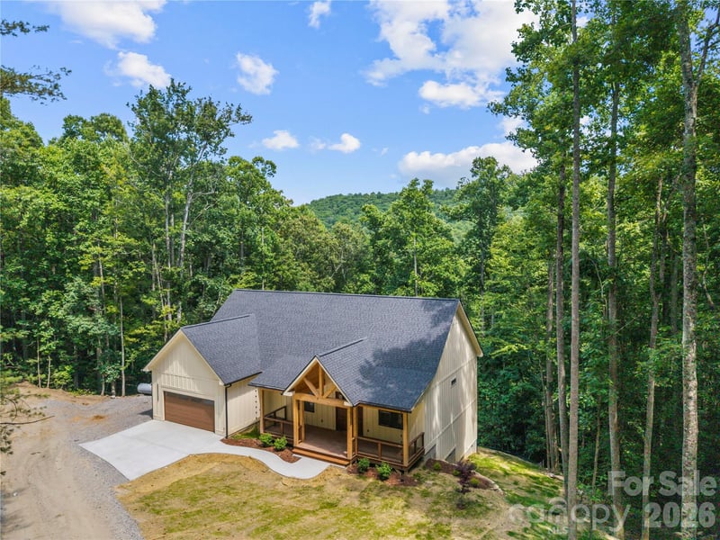 210 Hickory Tree Lane, Hendersonville, NC - 3 beds, 2.5 baths, 1,781 sqft - $649,000
