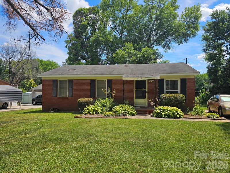 306 Wylie Park Road, Lancaster, SC - 3 beds, 1.5 baths, 1,014 sqft - $169,900