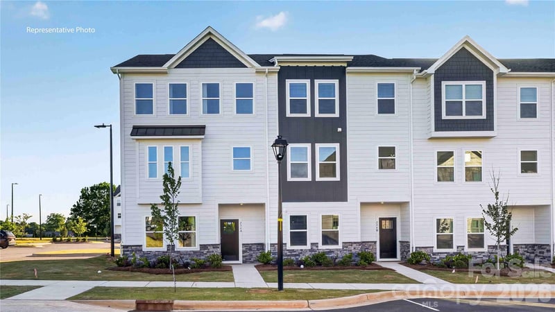 146 E Towhee Branch Place TWNH A, Mooresville, NC - 4 beds, 3.5 baths, 2,012 sqft - $363,885