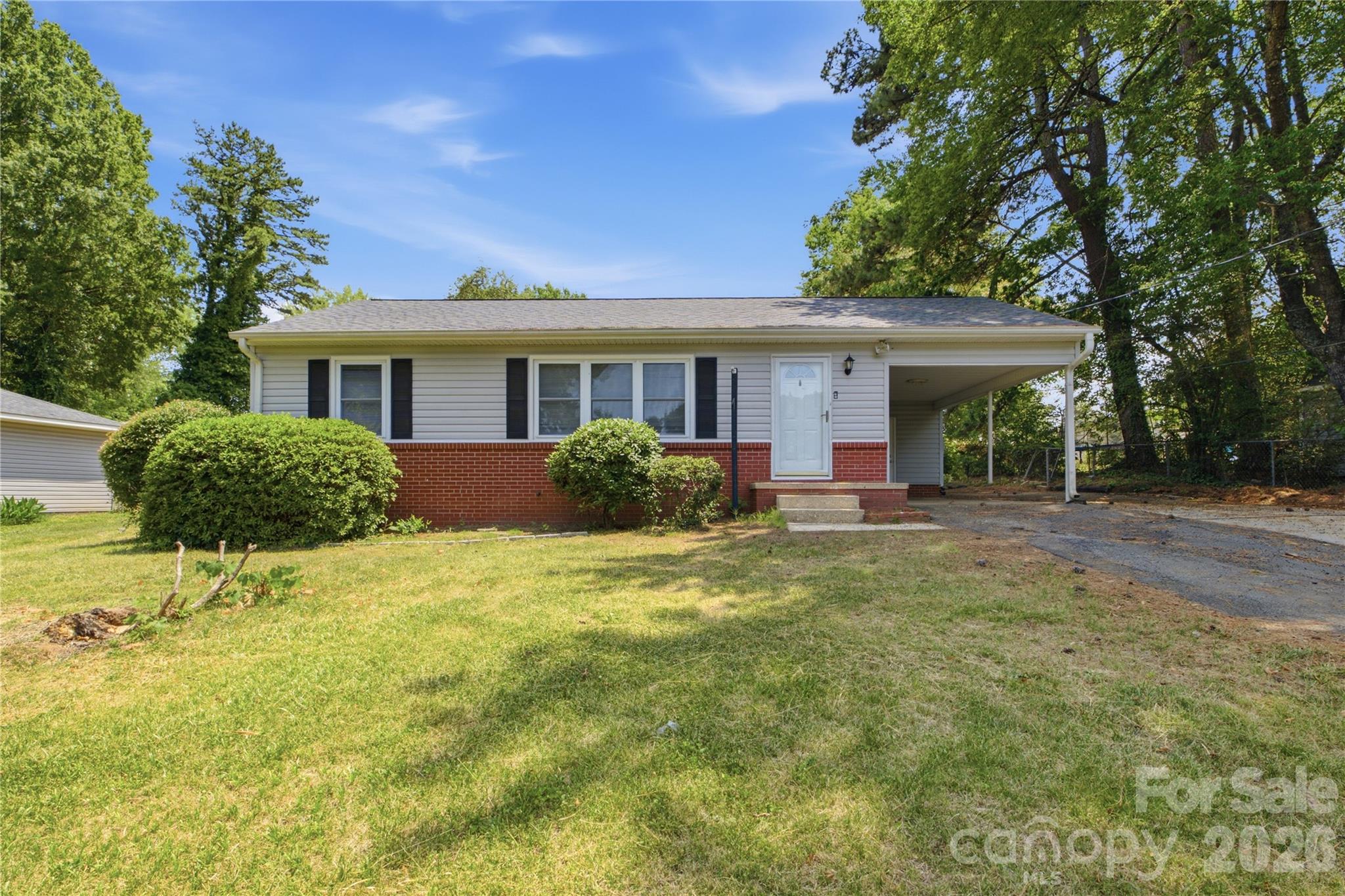 1323 Meadowbrook Circle, Salisbury, NC. property listing photo