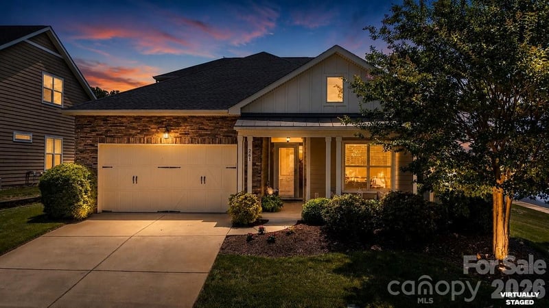 261 Stone Mountain Way, Denver, NC - 3 beds, 3 baths, 2,741 sqft - $700,000