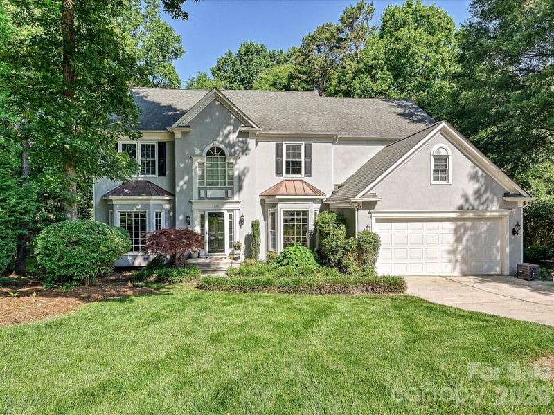 5710 Kinglet Lane, Charlotte, NC - 4 beds, 3.5 baths, 3,566 sqft - $657,000