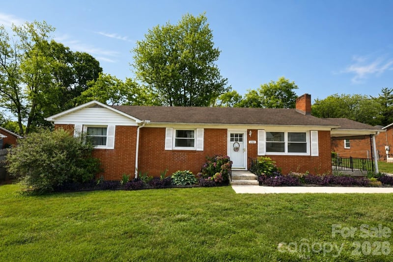 232 Hartness Road, Statesville, NC - 3 beds, 1.5 baths, 1,296 sqft - $269,900