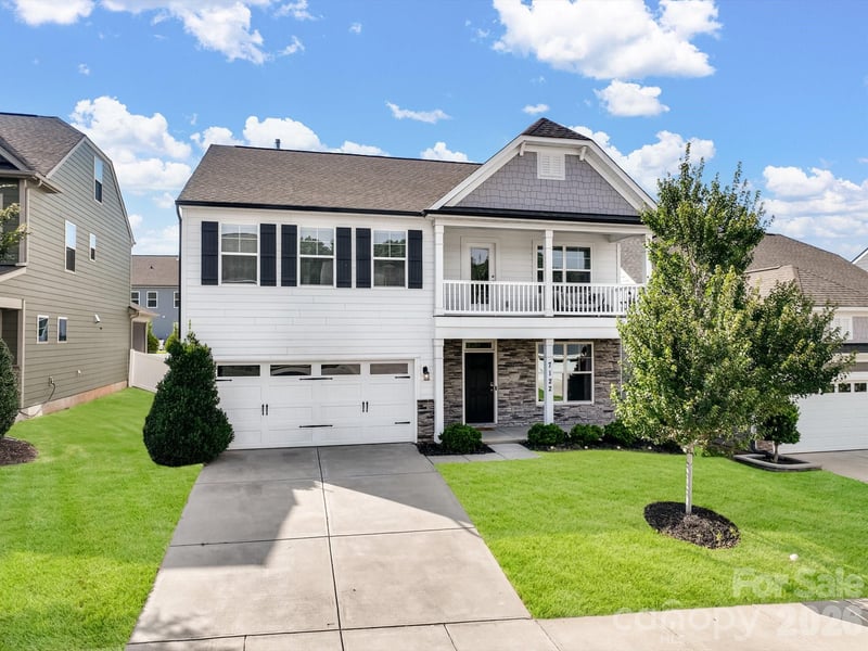 7122 Astella Way, Lancaster, SC - 4 beds, 2.5 baths, 2,585 sqft - $489,000