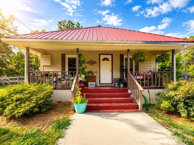 7558 Katherine Drive, Denver, NC - 2 beds, 1 bath, 708 sqft - $209,000