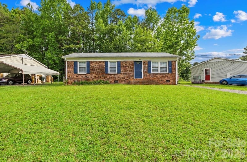 1812 Alpine Drive, Kings Mountain, NC - 3 beds, 1 bath, 1,061 sqft - $190,000