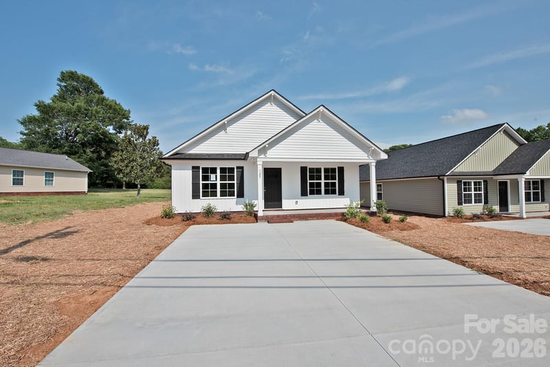 125 S Beaver Street, Landis, NC - 3 beds, 2 baths, 1,320 sqft - $299,000
