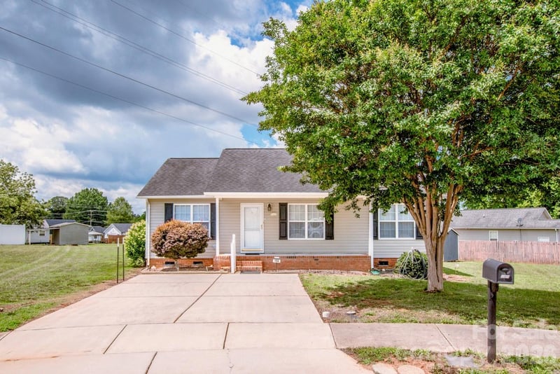 104 Birch Court, China Grove, NC - 3 beds, 2 baths, 1,277 sqft - $289,000