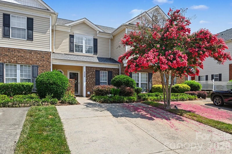 5338 Silabert Avenue, Charlotte, NC - 2 beds, 2.5 baths, 1,188 sqft - $330,000